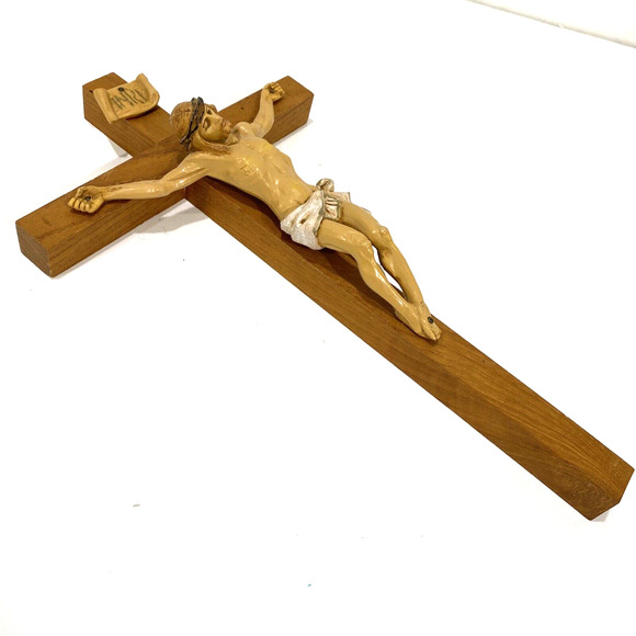 Vintage Italian Fontanini Jesus on Cross Crucifix On Wood Wall Hanging Religious - Picture 5 of 8